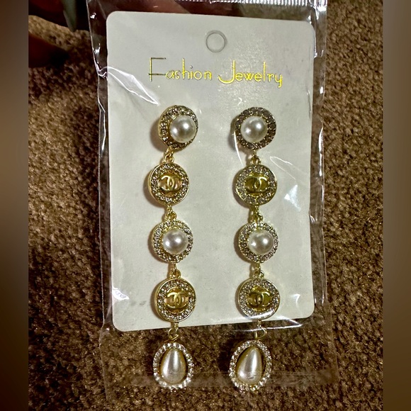 earrings - Picture 2 of 3